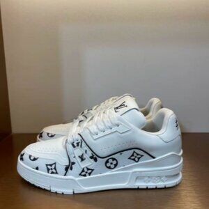 Louis Vuitton Trainer sneakers, white and black, size 10
